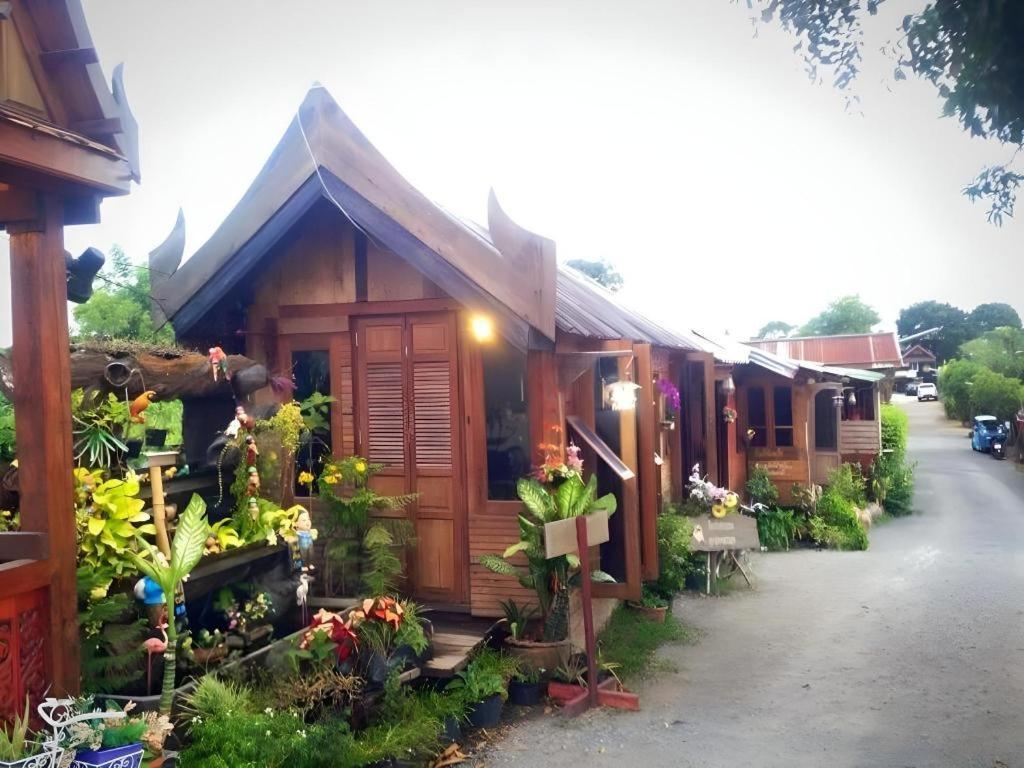 Jidapa Resort Phra Nakhon Si Ayutthaya Exteriör bild