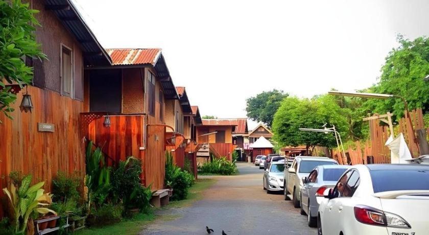 Jidapa Resort Phra Nakhon Si Ayutthaya Exteriör bild